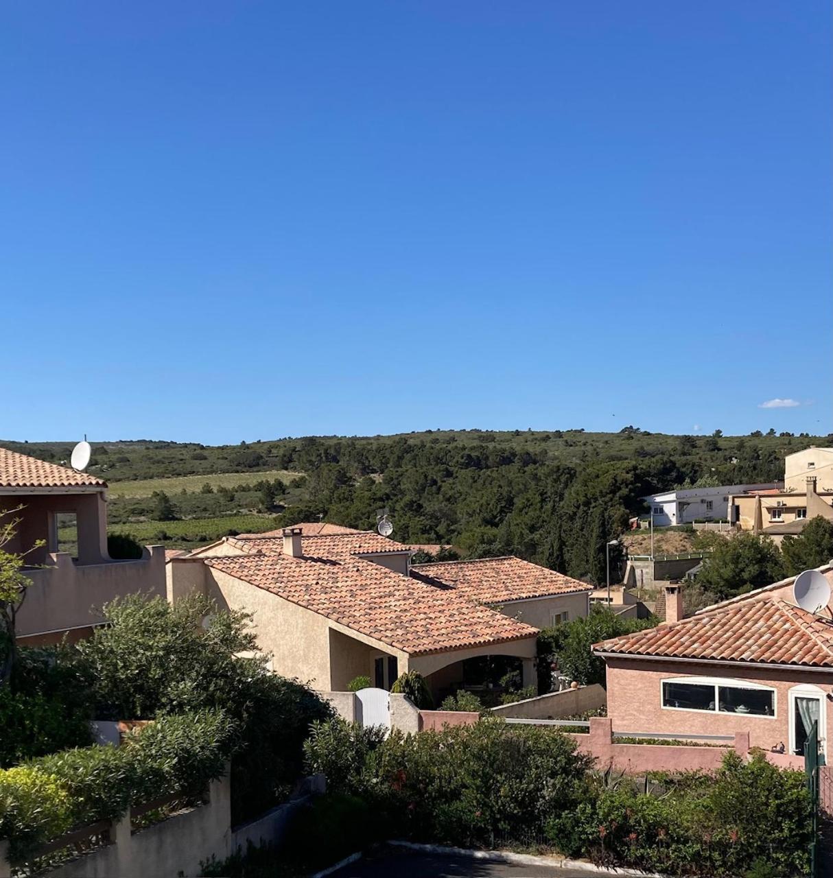 Stylish Studio Close To Beach In Residence With Pool Narbonne Buitenkant foto